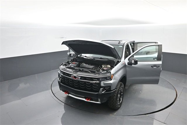 Used 2023 Chevrolet Silverado 1500 ZR2 image 32