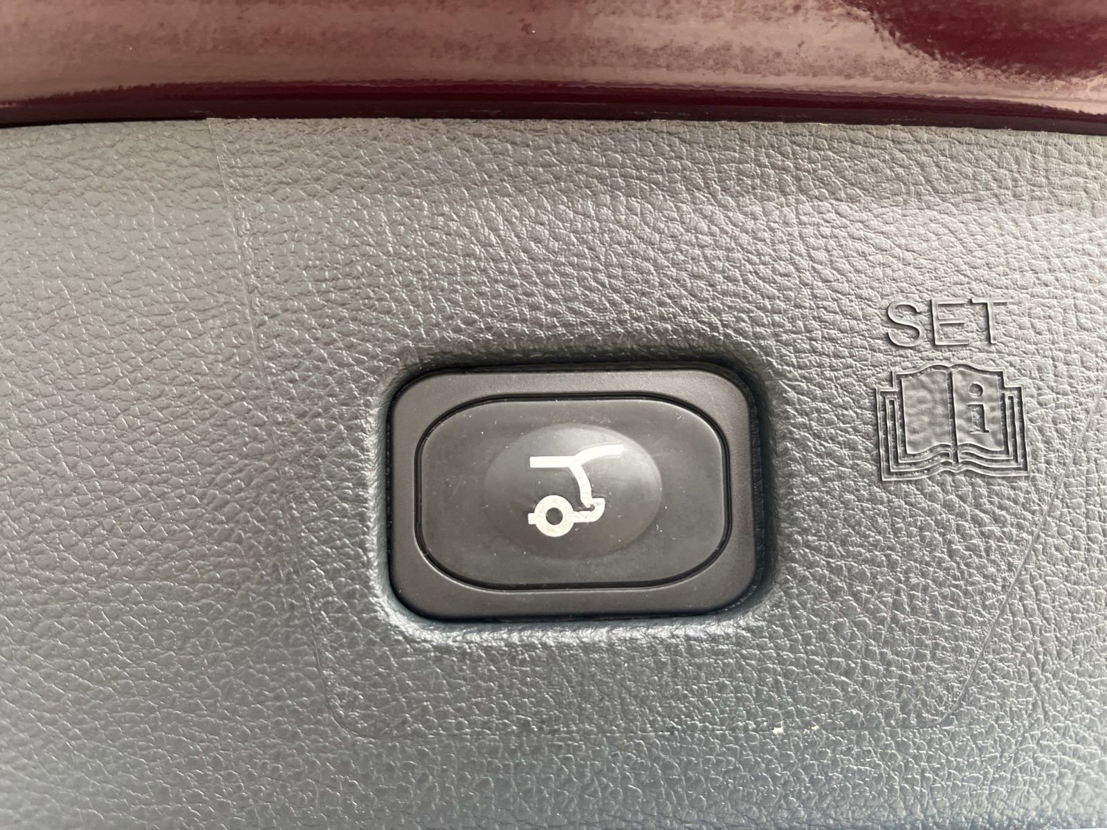 Certified 2024 Ford Edge SEL w/ Convenience Package image 13