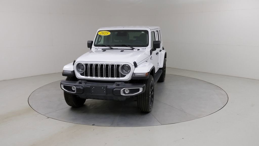 Used 2025 Jeep Wrangler Unlimited Sahara AWD/4WD image 8