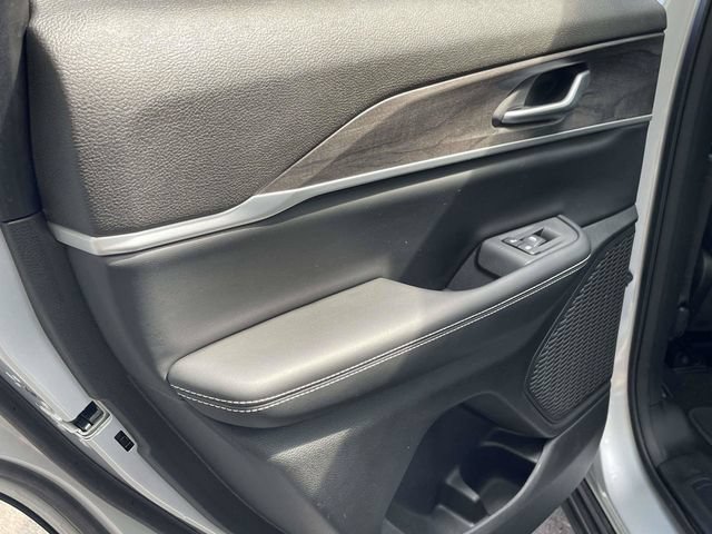 Used 2023 Jeep Grand Cherokee Limited RWD image 7