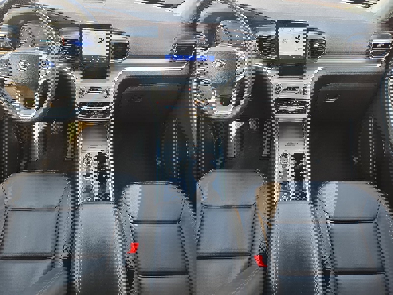 Certified 2022 Ford Explorer XLT w/ Equipment Group 202A image 9