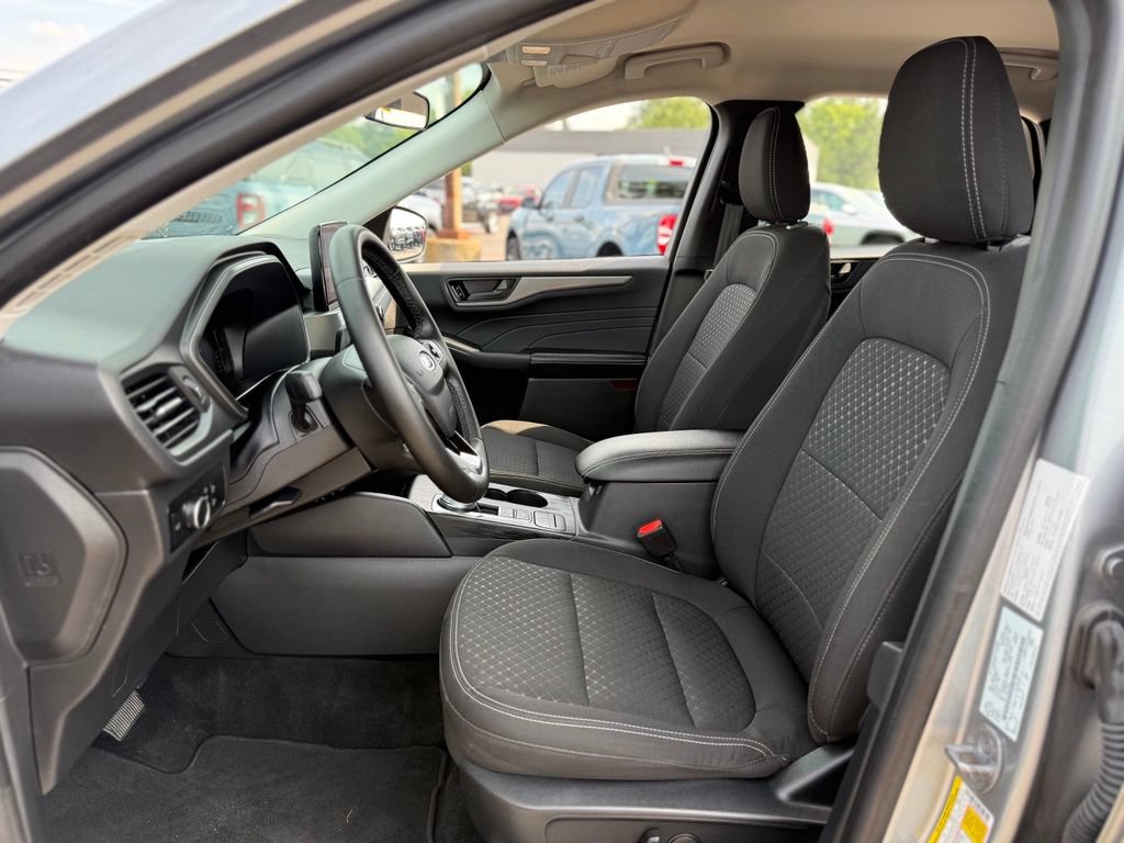 Certified 2024 Ford Escape Active FWD image 10