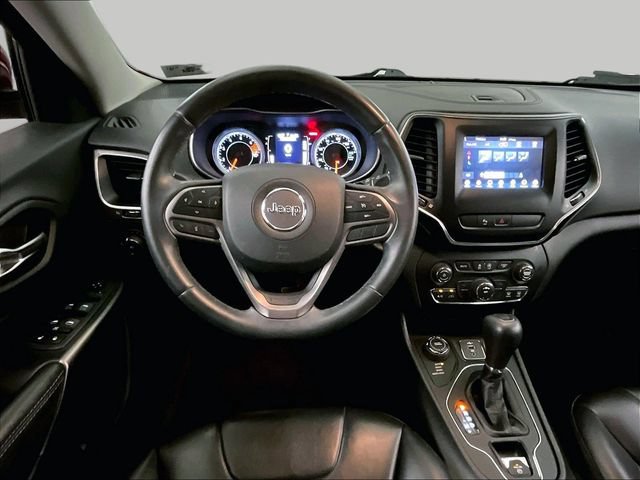 Used 2019 Jeep Cherokee Latitude Plus AWD/4WD image 5