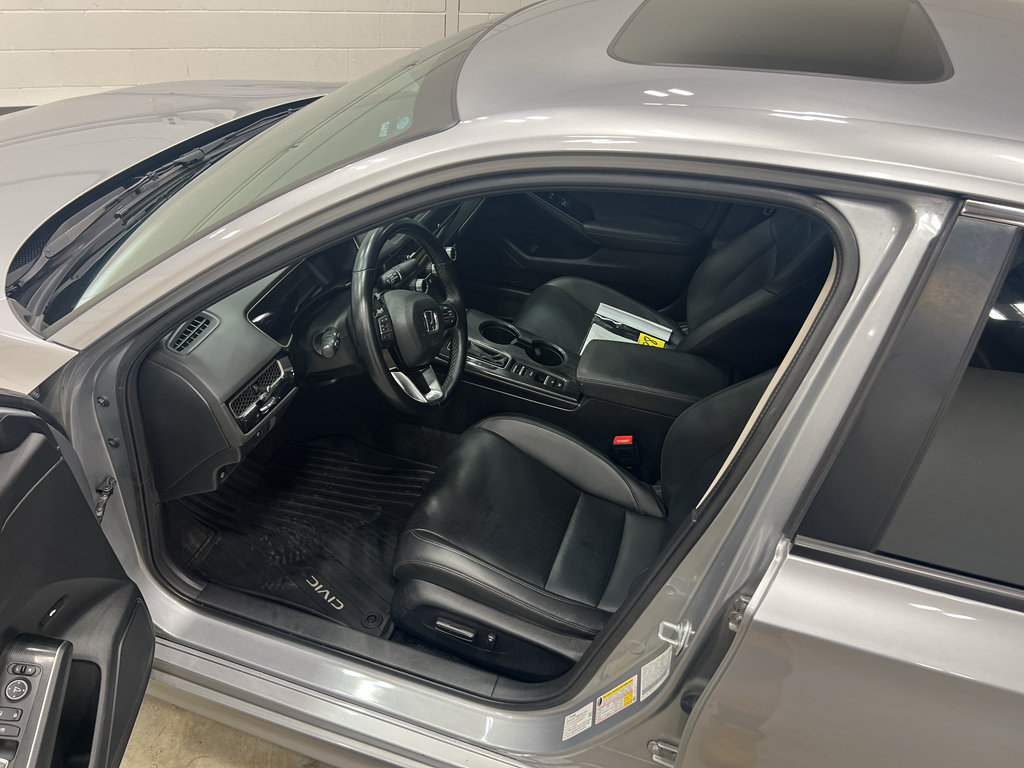 Used 2023 Honda Civic Touring image 5