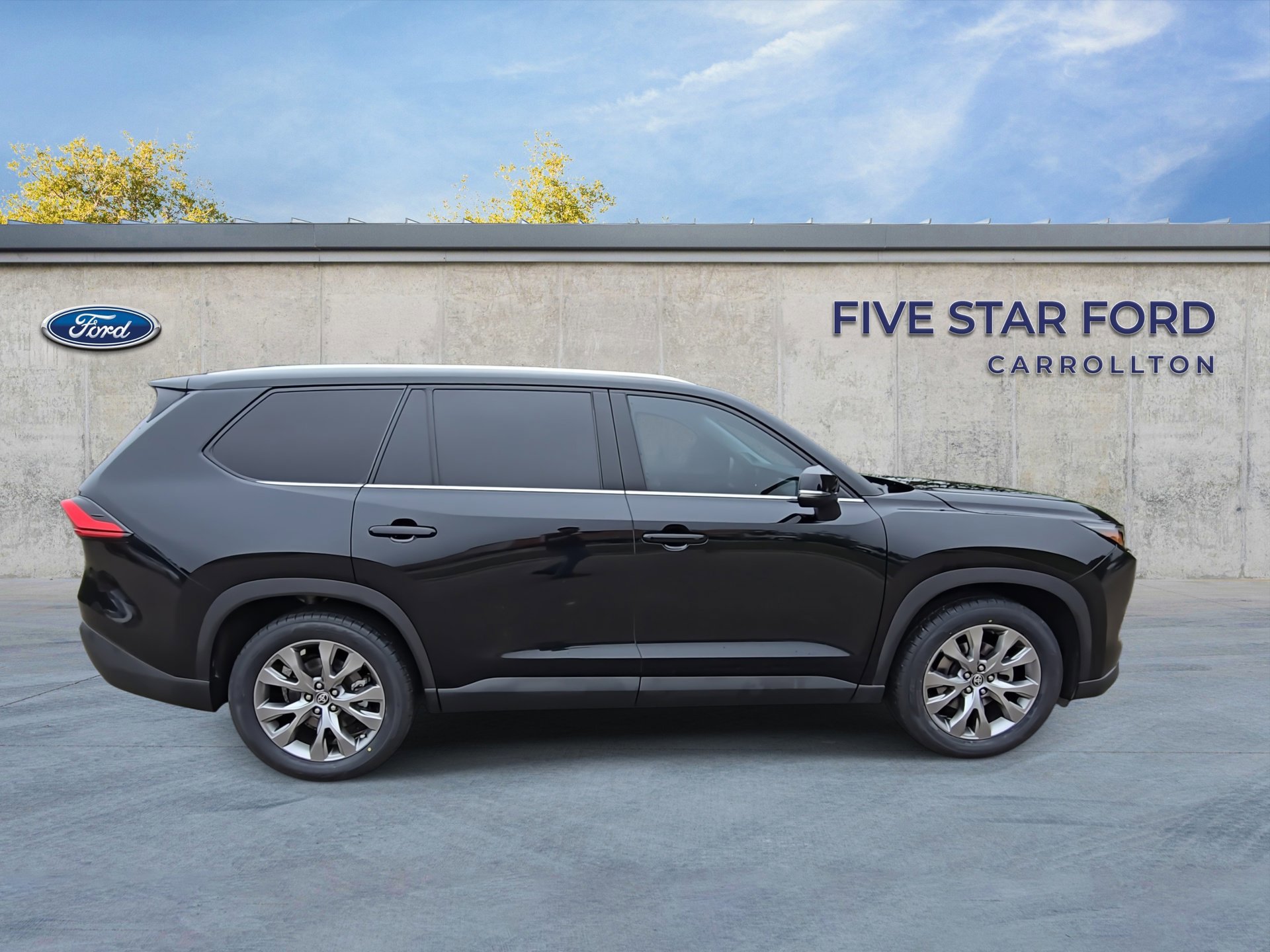 Used 2024 Toyota Grand Highlander Limited FWD image 6