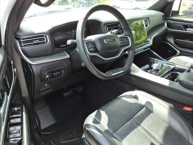 Used 2022 Jeep Wagoneer Series III w/ Premium Group I AWD/4WD image 11
