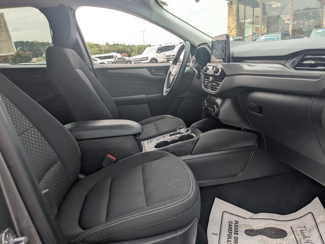 Certified 2025 Ford Escape Active w/ Cold Weather Package FWD image 33