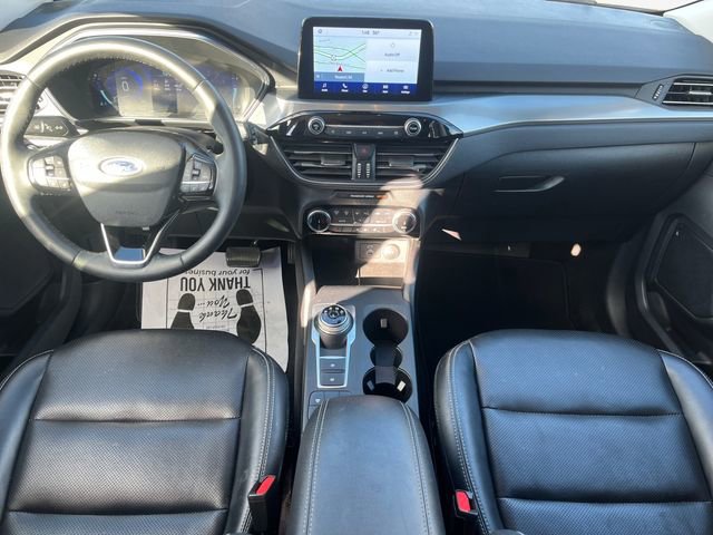 Certified 2022 Ford Escape Titanium image 9