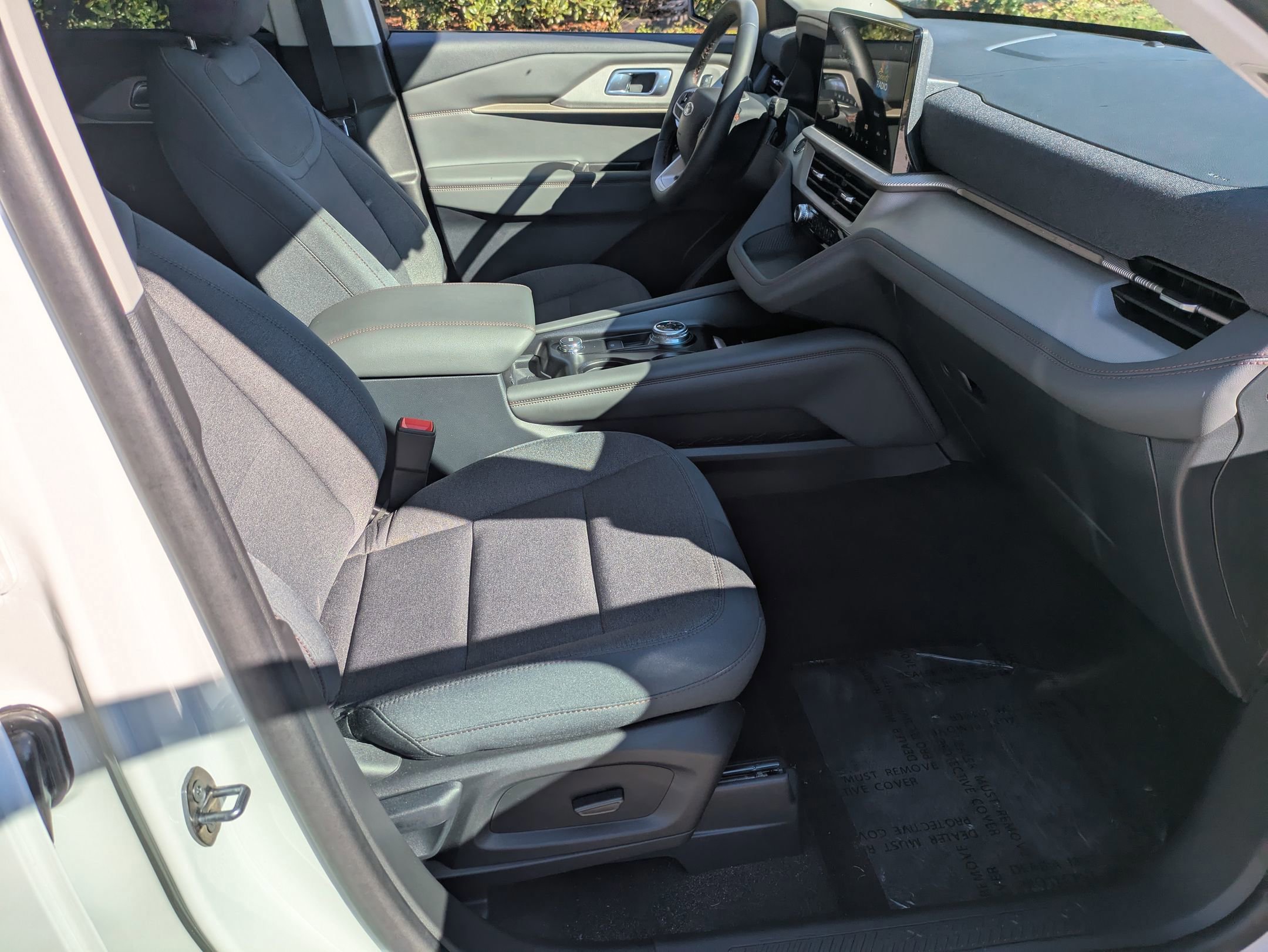Certified 2025 Ford Explorer Active RWD image 38