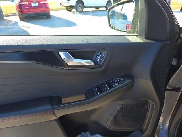 Certified 2022 Ford Escape SEL w/ SEL Stealth AWD Package image 12