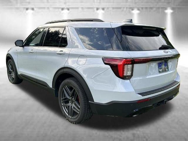 Certified 2026 Ford Explorer ST-Line w/ ST-Line Street Pack RWD image 7