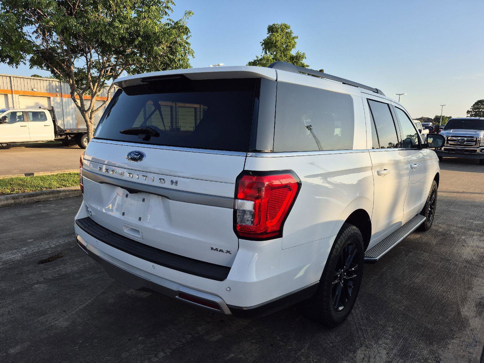 Certified 2023 Ford Expedition Max XLT RWD image 3