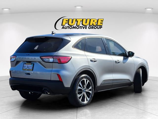 Certified 2022 Ford Escape SE w/ SE Sport Appearance Package FWD image 4
