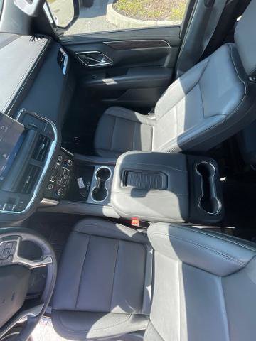 Used 2023 Chevrolet Tahoe Z71 w/ Luxury Package AWD/4WD image 10