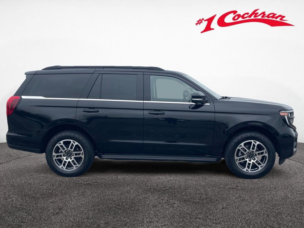 Certified 2025 Ford Expedition Active image 6