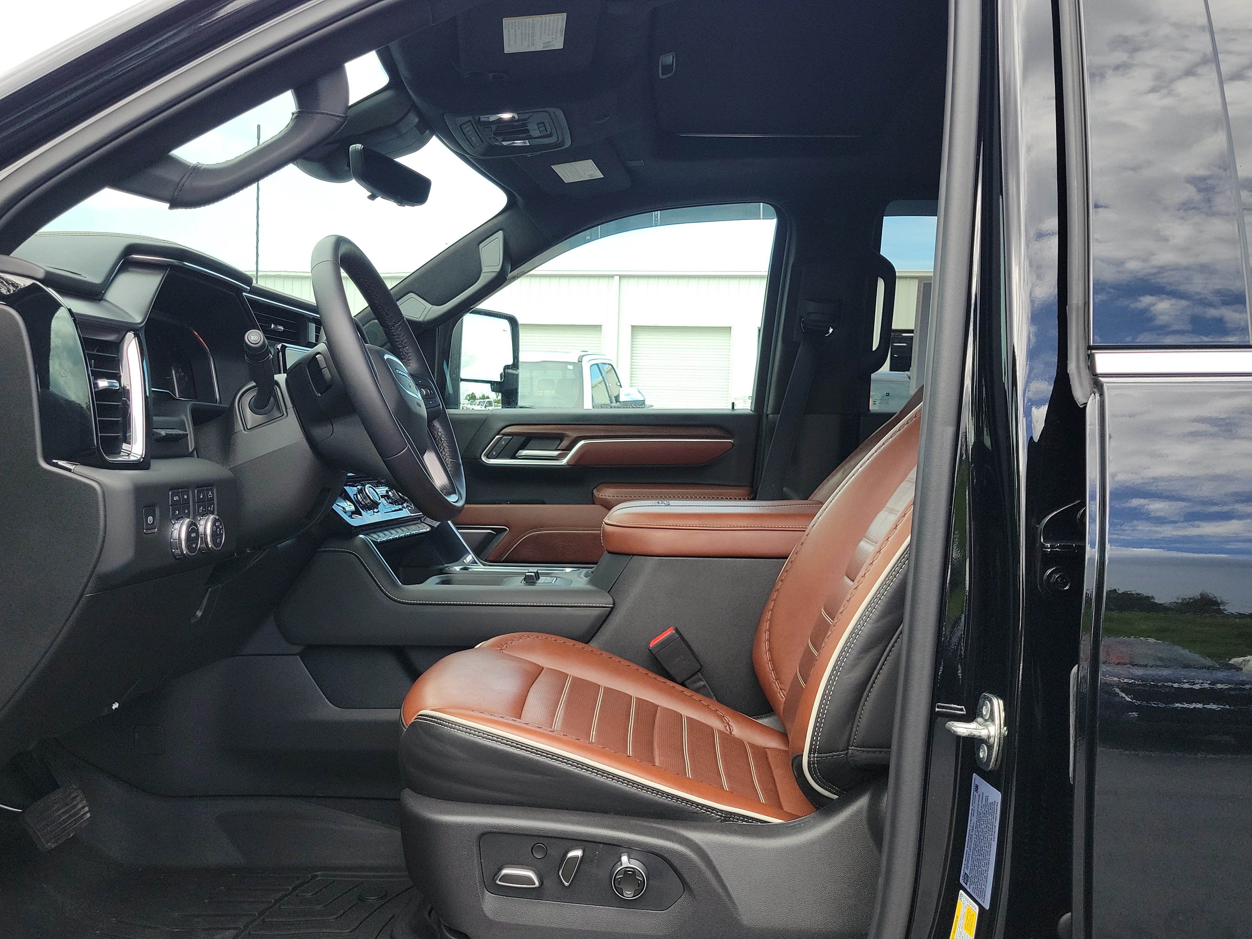 Used 2025 GMC Sierra 2500 Denali Ultimate AWD/4WD image 20