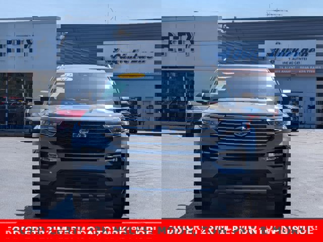 Certified 2023 Ford Explorer XLT w/ Equipment Group 202A image 8
