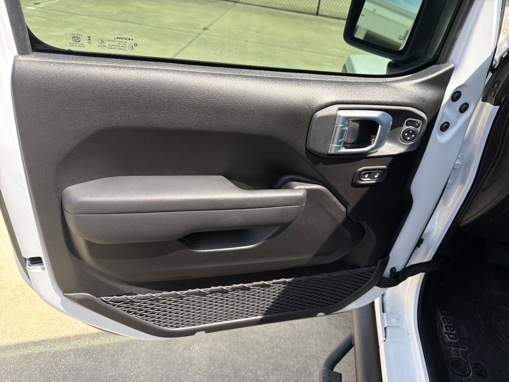 Used 2026 Jeep Gladiator Sport AWD/4WD image 22