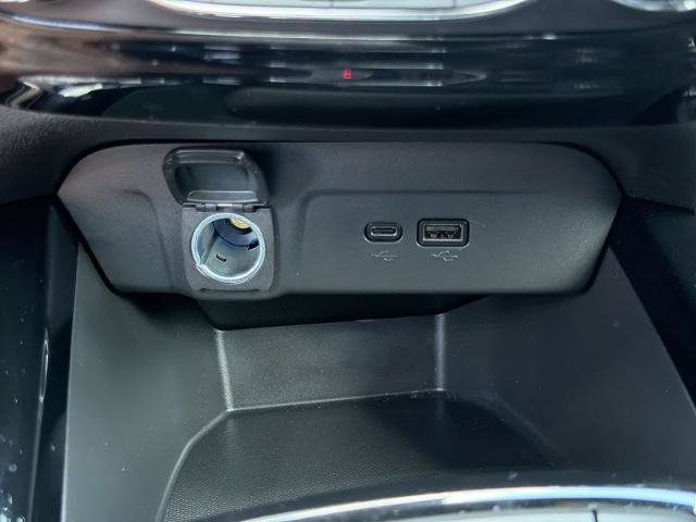 Used 2024 Chevrolet Trax RS w/ Driver Confidence Package FWD image 31