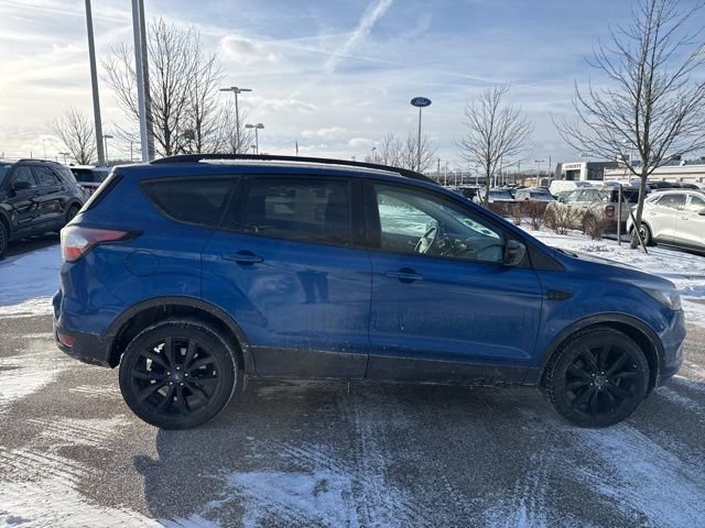 Certified 2018 Ford Escape SE w/ SE Sport Appearance Package image 6