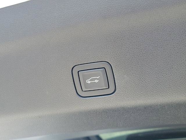 Used 2023 Chevrolet Tahoe RST w/ Luxury Package RWD image 12