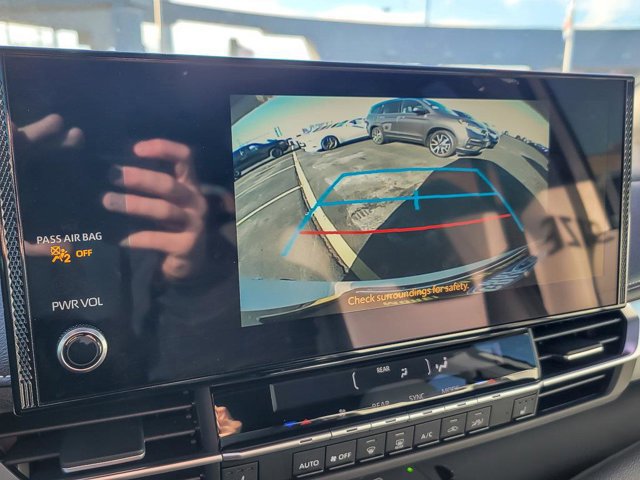 Used 2025 Toyota Sienna XSE image 23