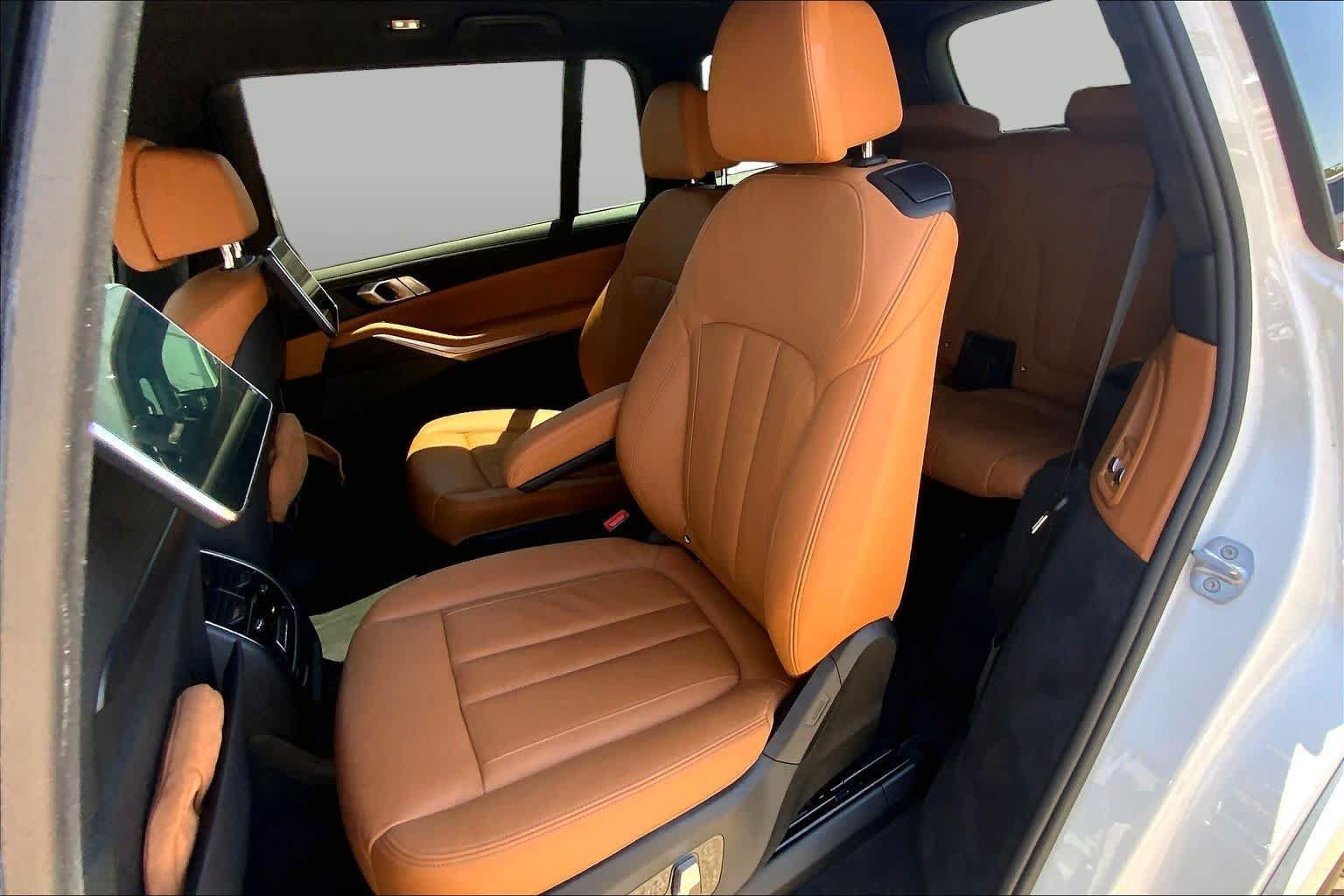 Used 2019 BMW X7 xDrive50i w/ M Sport Package AWD/4WD image 20