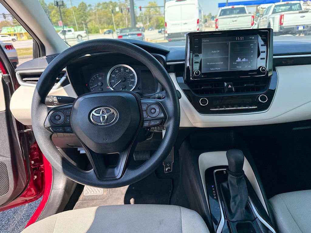 Used 2022 Toyota Corolla LE image 19