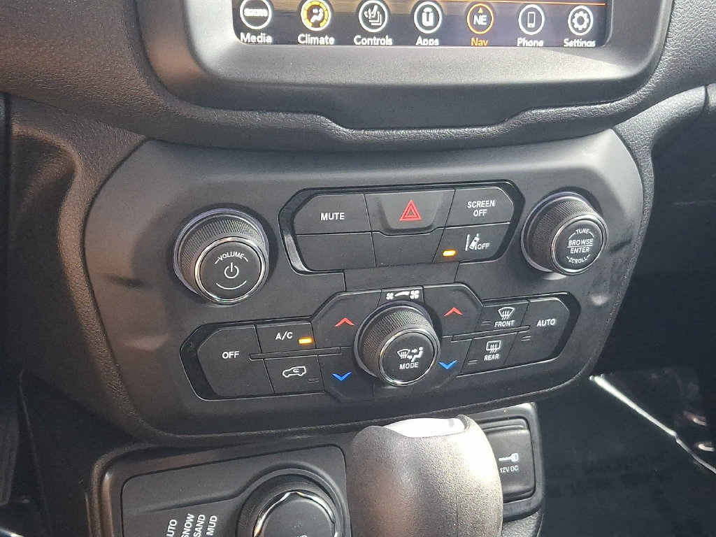 Used 2023 Jeep Renegade Latitude w/ Premium Group AWD/4WD image 15