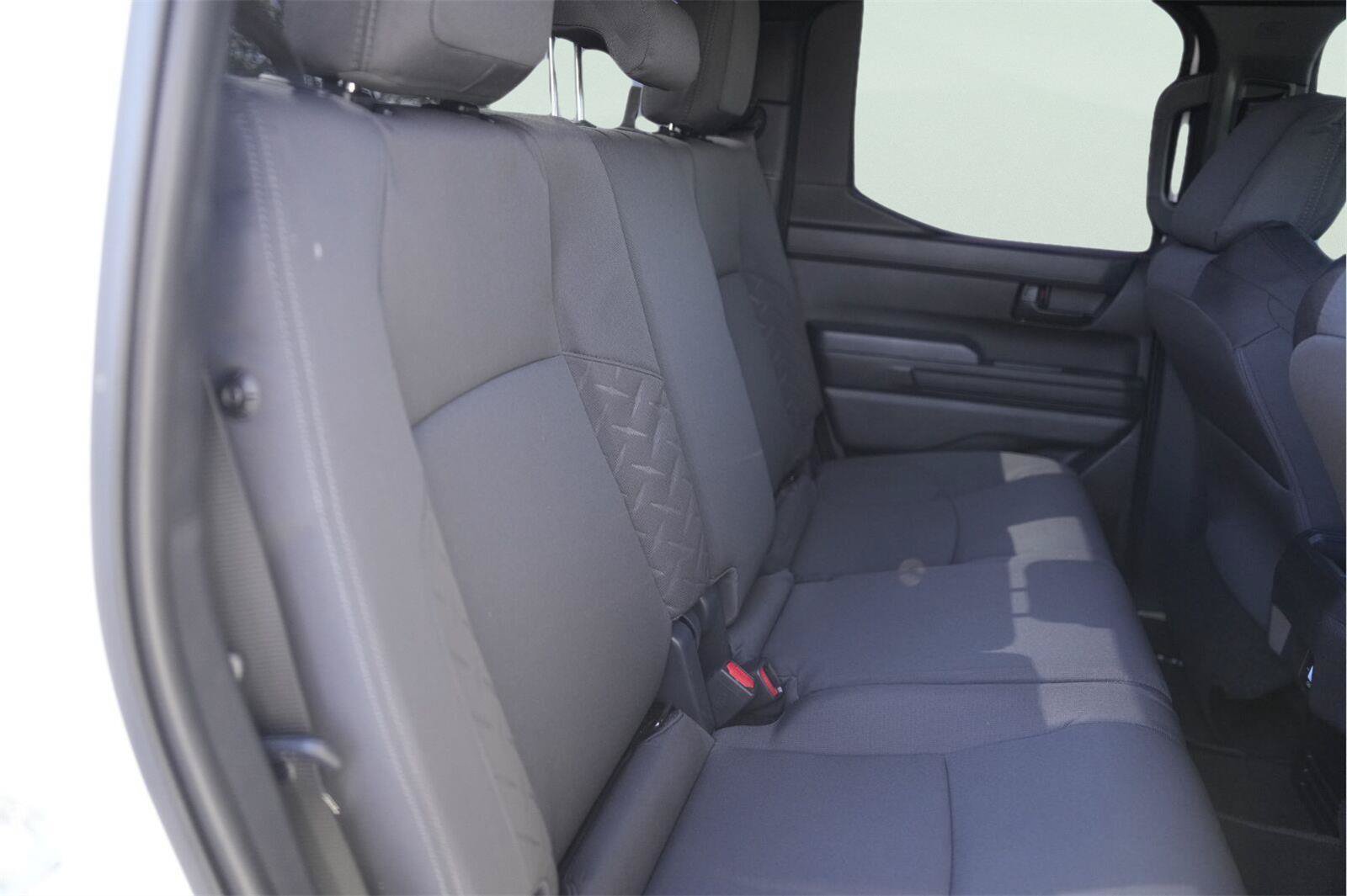 Used 2025 Toyota Tacoma SR5 AWD/4WD image 16