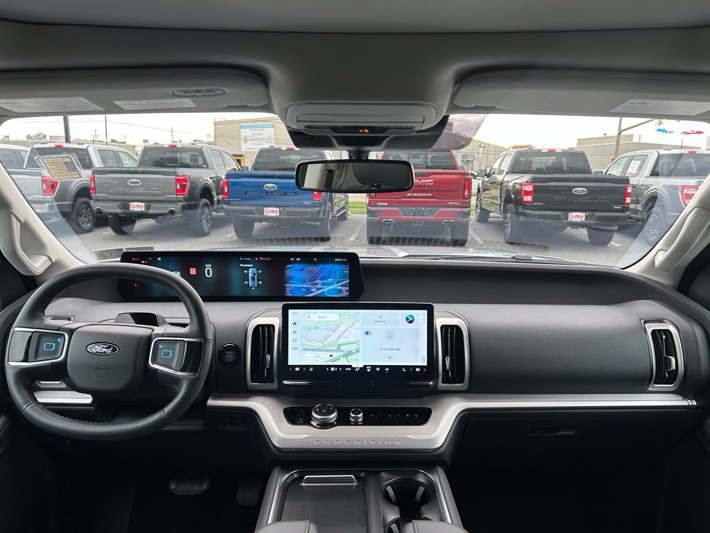 Certified 2025 Ford Expedition Active AWD/4WD image 14