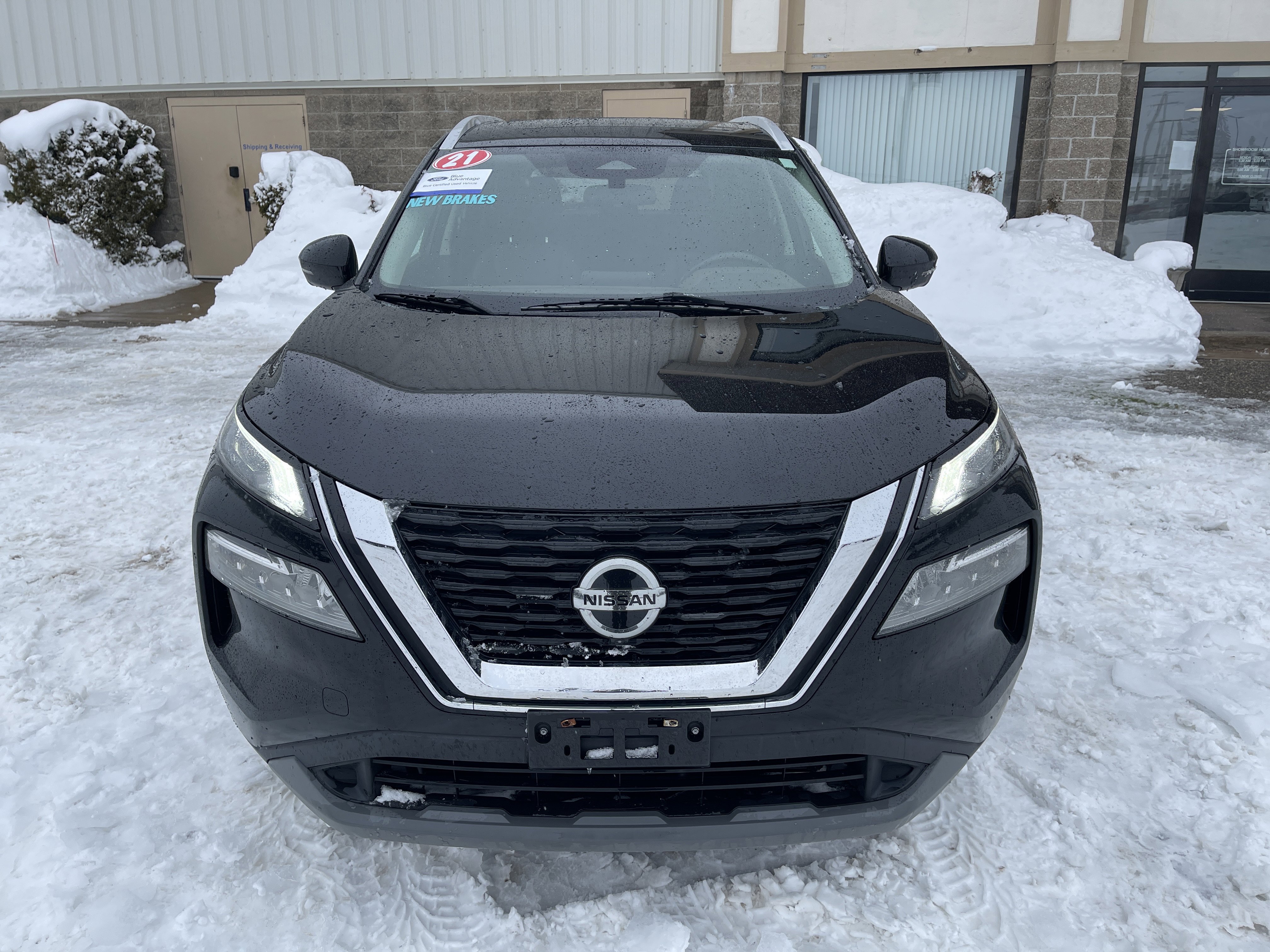 Used 2021 Nissan Rogue SV image 9