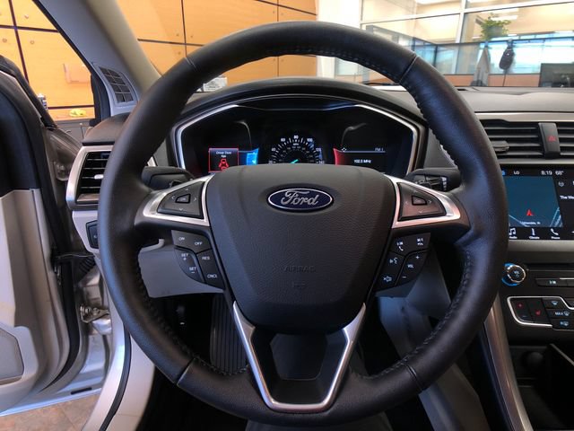 Certified 2017 Ford Fusion SE w/ Fusion SE Technology Package FWD image 13