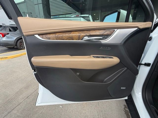 Used 2022 Cadillac XT5 Premium Luxury w/ Platinum Package FWD image 12