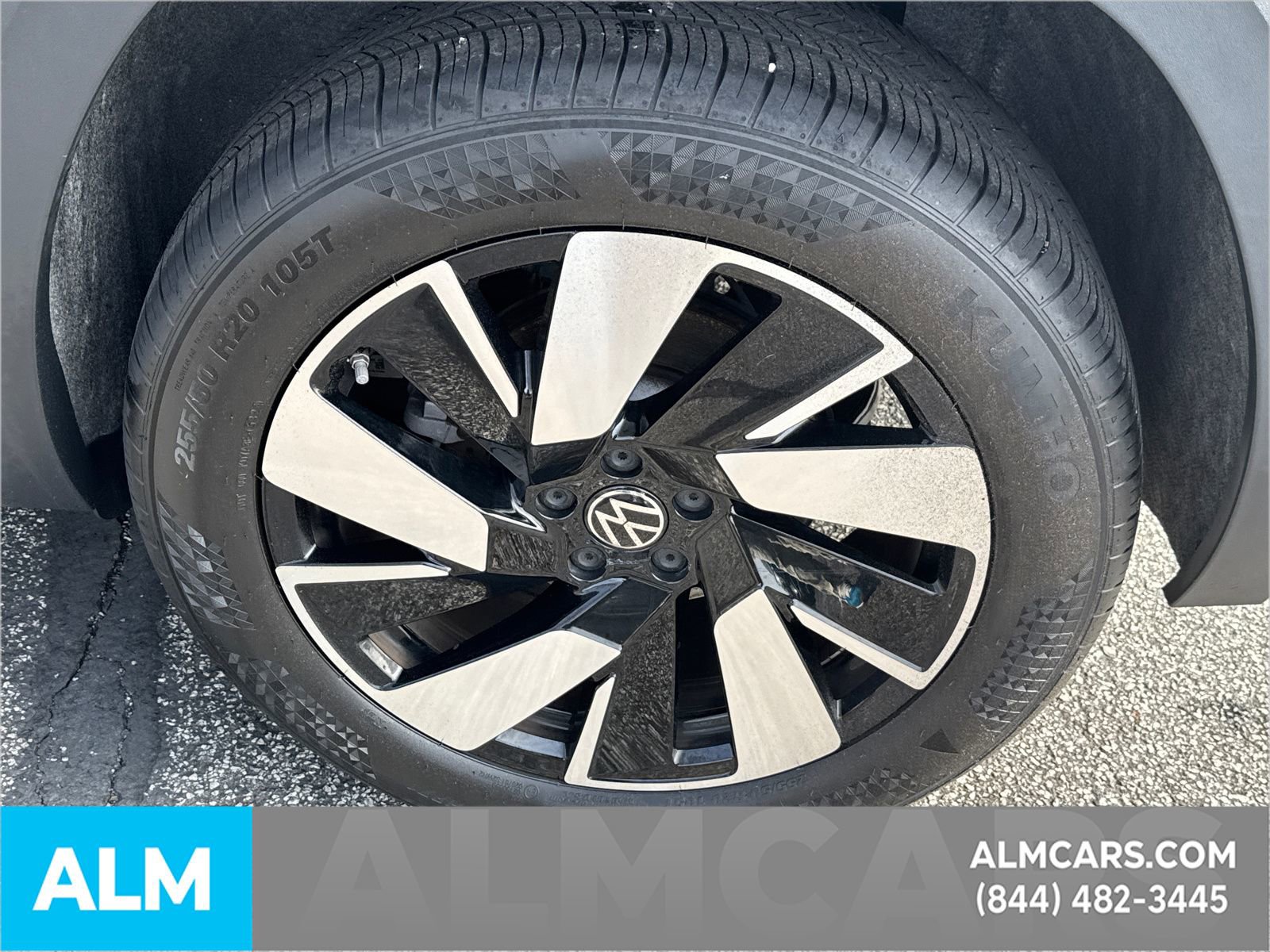 Used 2025 Volkswagen Atlas Cross Sport SE image 24