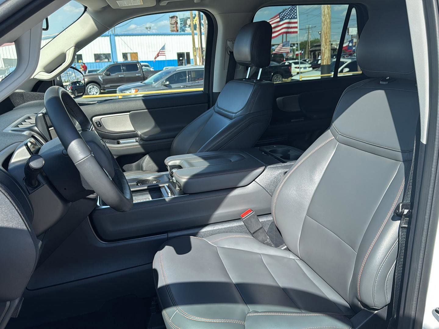 Certified 2025 Ford Expedition Active image 12