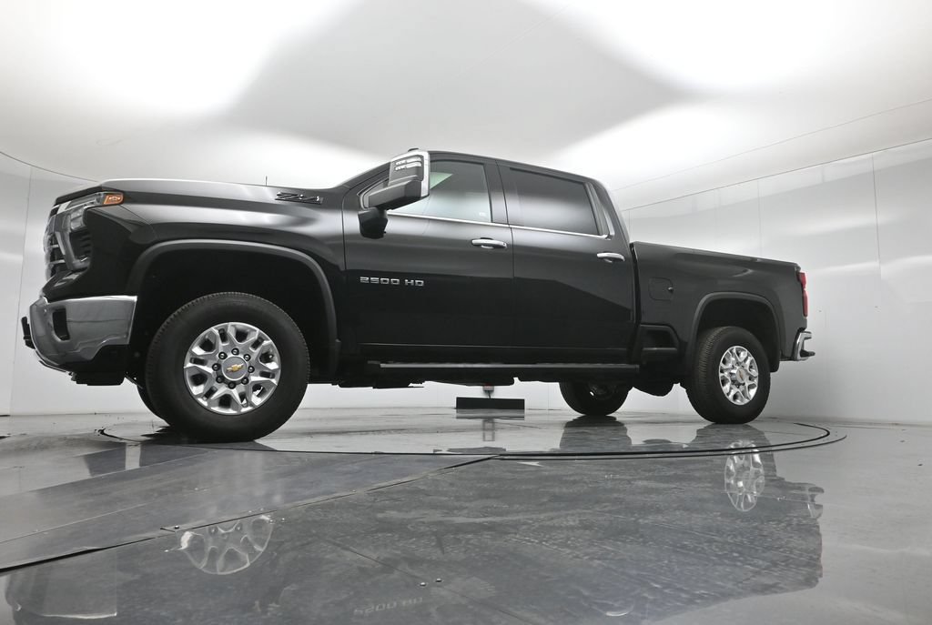 Used 2024 Chevrolet Silverado 2500 LTZ w/ LTZ Convenience Package AWD/4WD image 8
