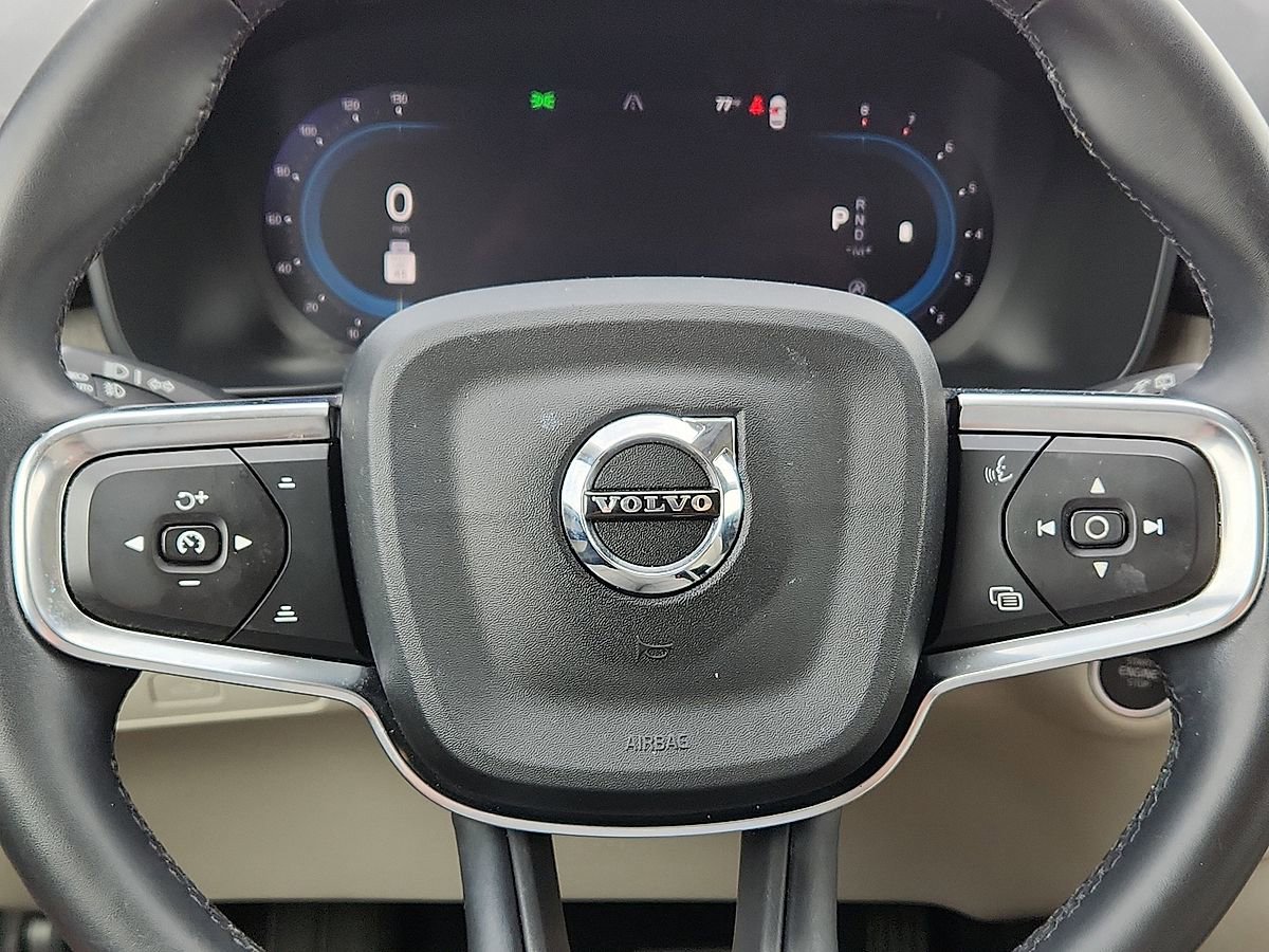 Used 2023 Volvo XC40 B4 Ultimate FWD image 10