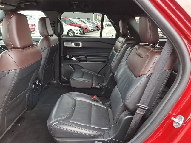 Certified 2023 Ford Explorer Platinum w/ Equipment Group 601A image 11
