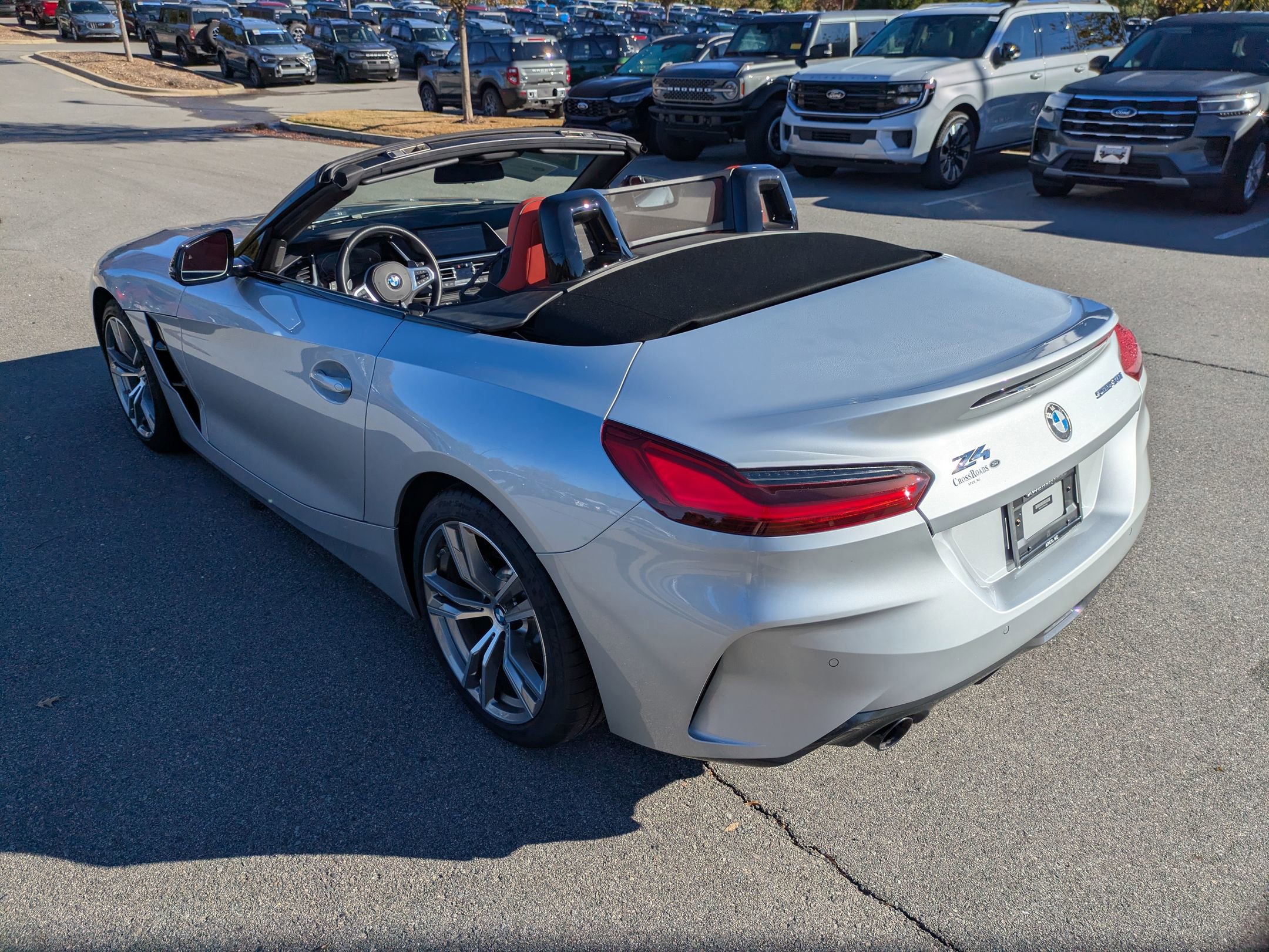 Used 2022 BMW Z4 sDrive30i w/ M Sport Package image 4