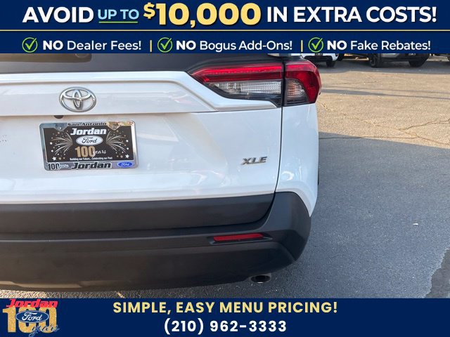 Used 2021 Toyota RAV4 XLE FWD image 6