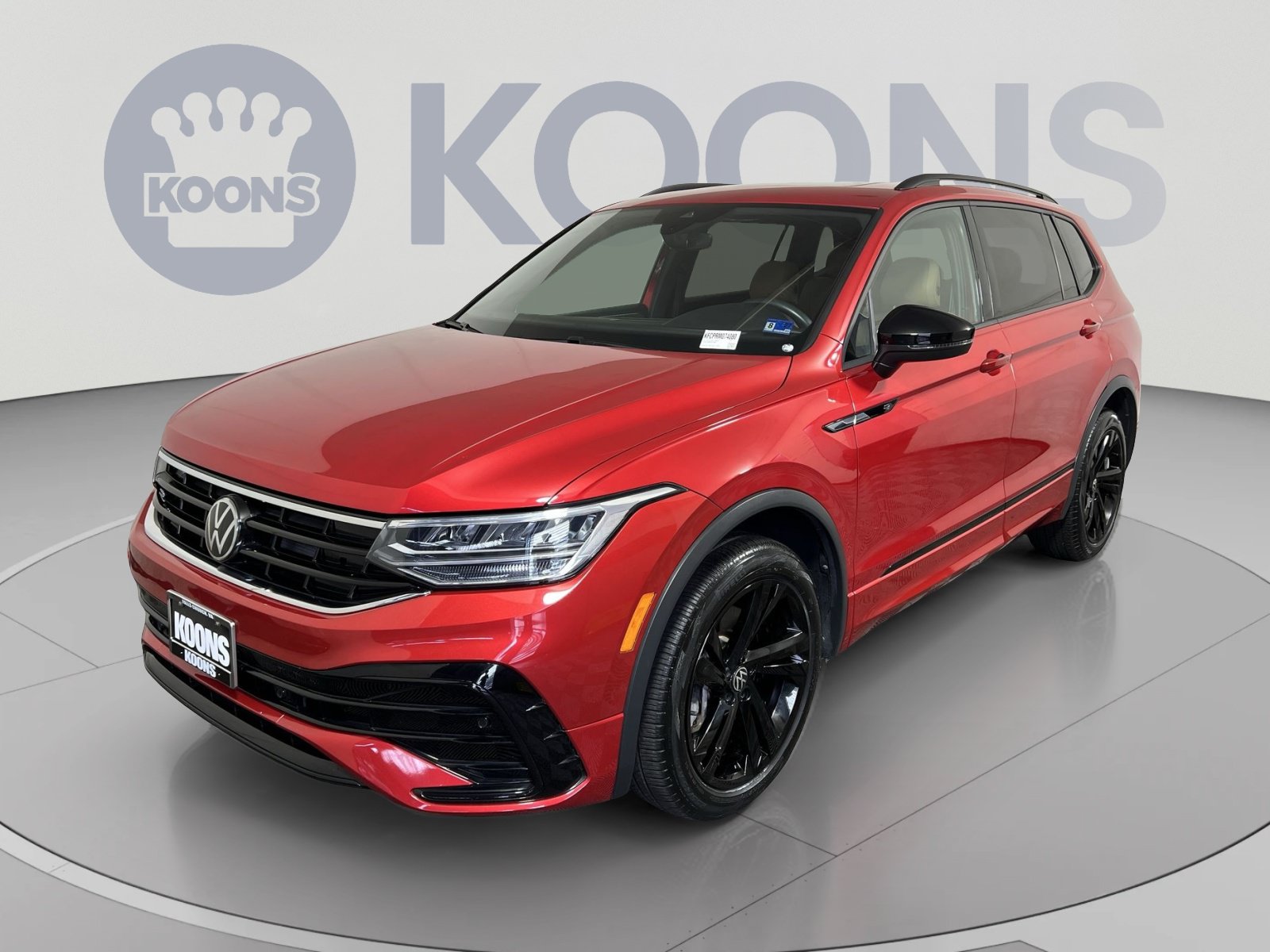 Used 2024 Volkswagen Tiguan SE R-Line AWD/4WD image 5