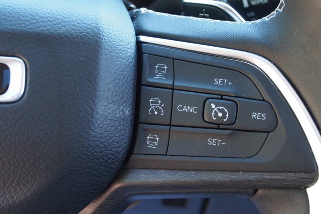 Used 2024 Jeep Grand Cherokee L Limited w/ Black Appearance Package AWD/4WD image 28