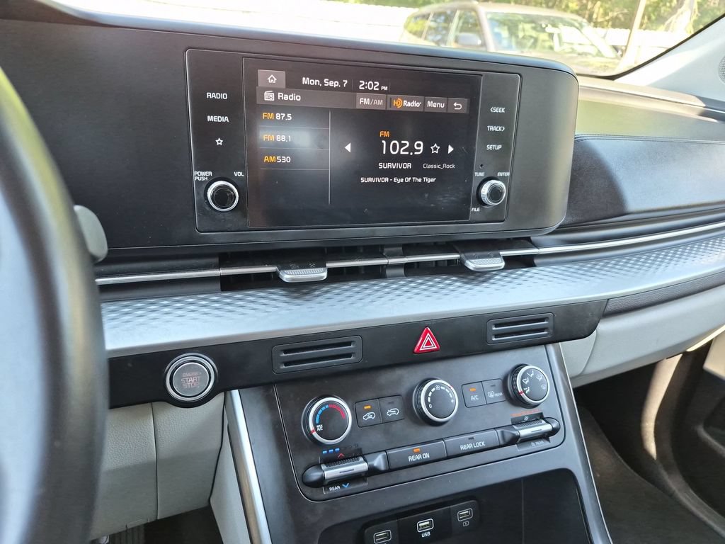 Used 2024 Kia Carnival LX FWD image 27