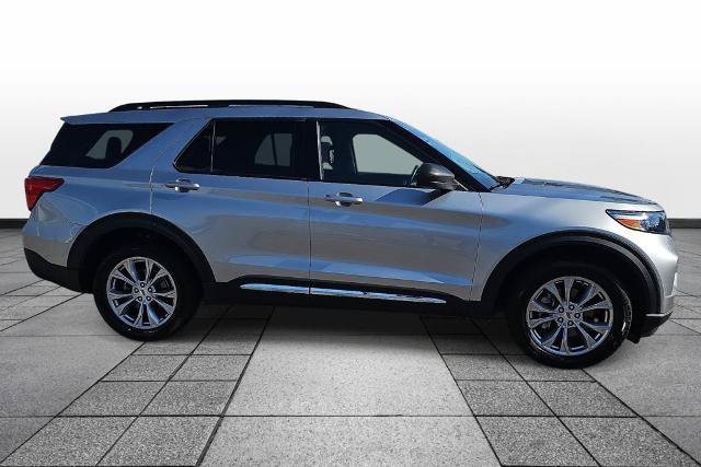 Certified 2023 Ford Explorer XLT w/ Equipment Group 202A AWD/4WD image 4