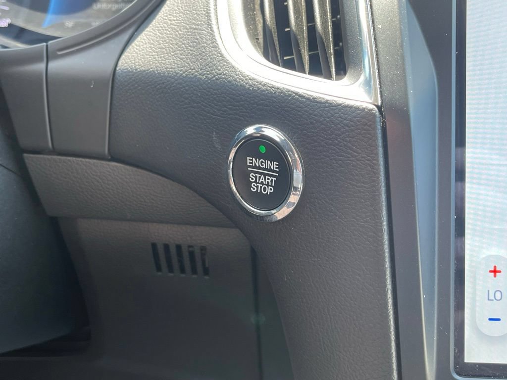 Certified 2024 Ford Edge Titanium AWD/4WD image 32