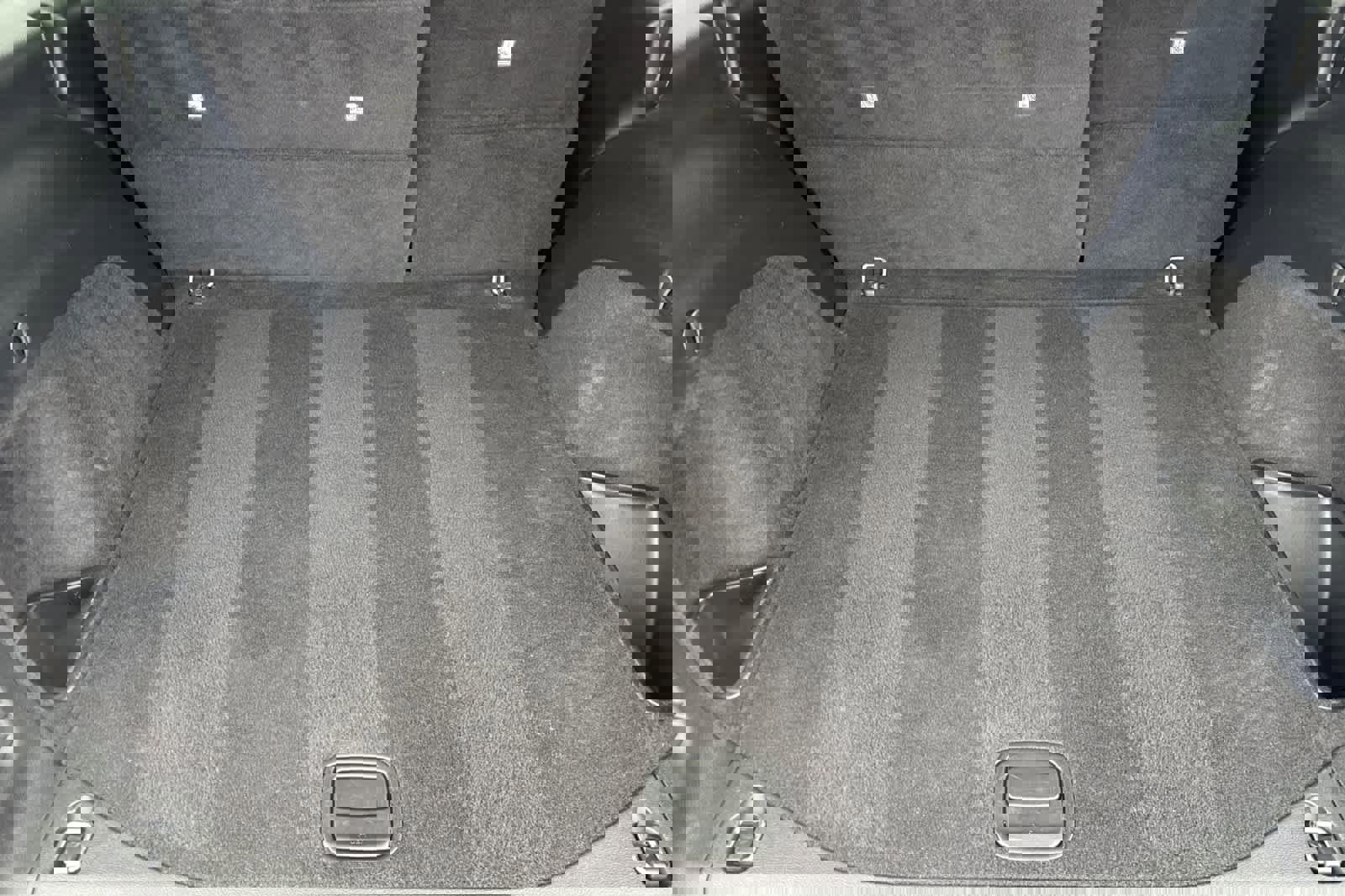 Used 2019 Jeep Grand Cherokee Altitude image 15