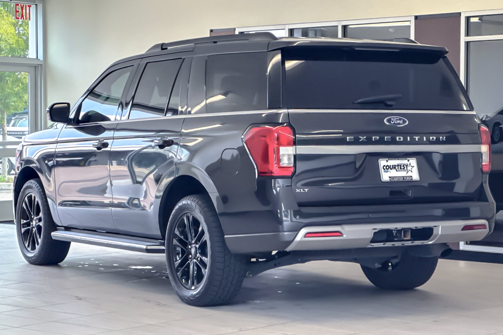 Certified 2022 Ford Expedition XLT AWD/4WD image 6