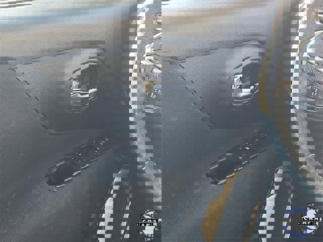 Used 2019 Jeep Renegade Latitude w/ Cold Weather Group image 11