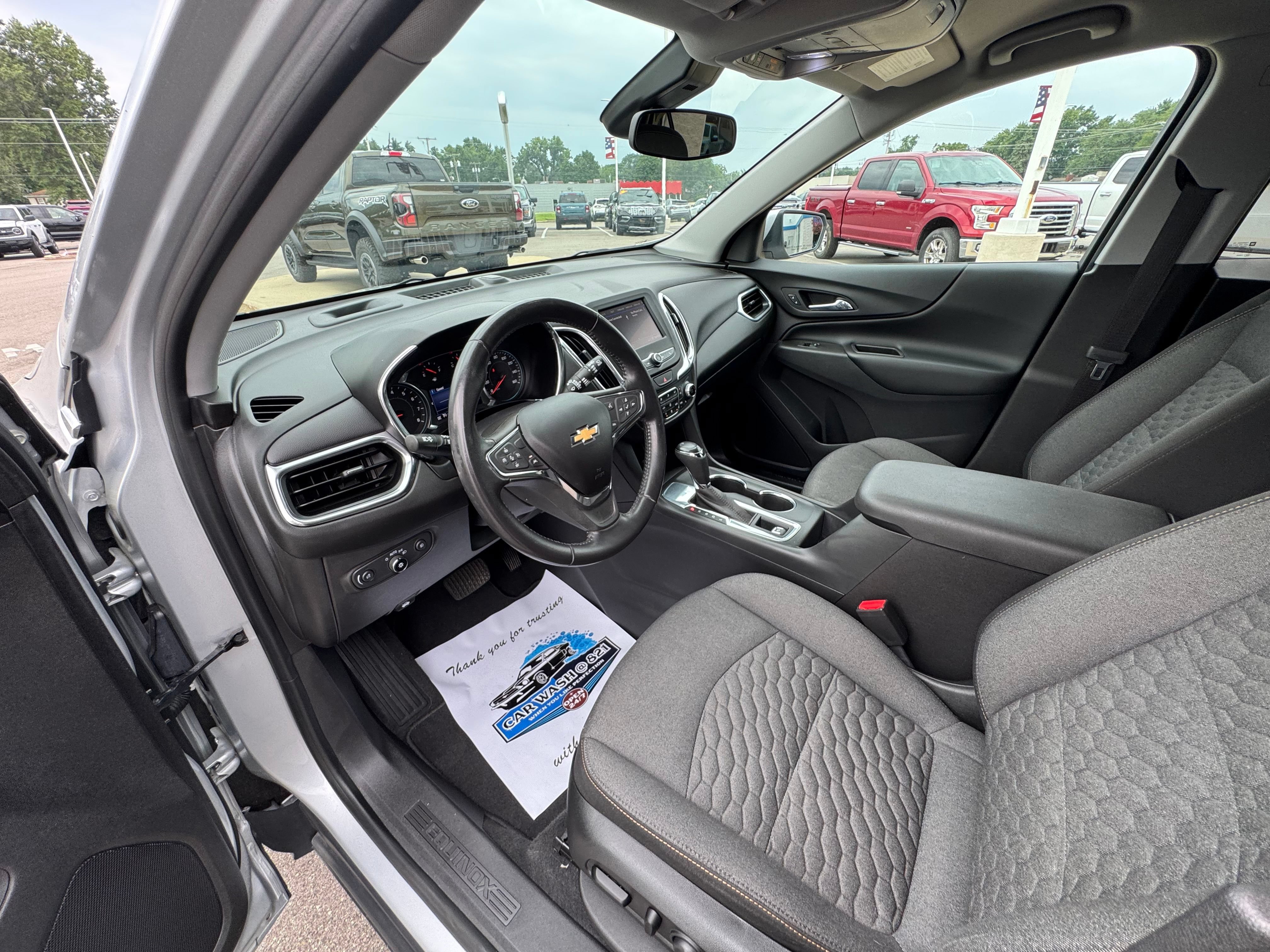 Used 2020 Chevrolet Equinox LT FWD image 27